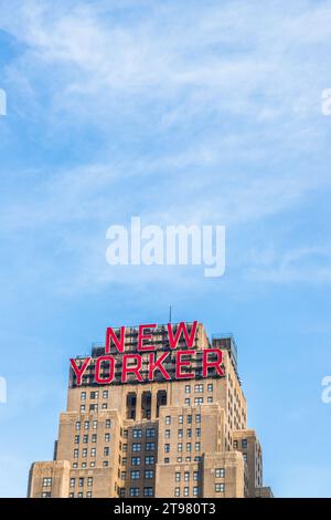 Das New Yorker Hotel Schild, Eighth Avenue, Manhattan, New York City, Vereinigte Staaten von Amerika. Stockfoto