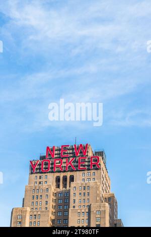 Das New Yorker Hotel Schild, Eighth Avenue, Manhattan, New York City, Vereinigte Staaten von Amerika. Stockfoto