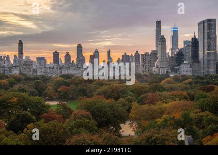 Sonnenaufgang über dem Central Park, New York City, Vereinigte Staaten von Amerika. Stockfoto