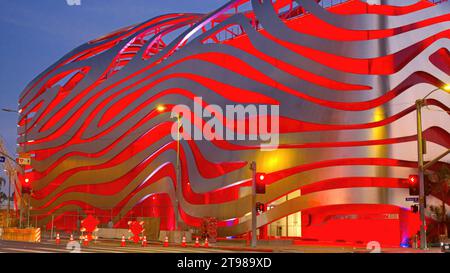 Petersen Automotive Museum in Los Angeles - LOS ANGELES, USA - 5. NOVEMBER. 2023 Stockfoto
