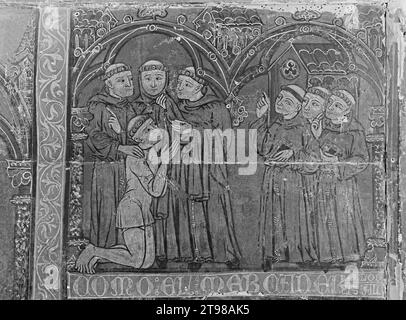 FRONTAL DE ALTAR CON PINTURAS SIGLO XIII QUE REPRESENTAN LA VIDA DE SAN LUIS DE TOULOUSE OBISPO FRANCISCANO - B/N - AÑOS 50. LAGE: MONASTERIO DE SANTA CLARA. Tordesillas. Valladolid. SPANIEN. Stockfoto