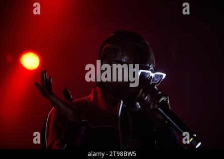 London, England, 22. November 2023. Unknown T (Daniel Richie Lena), britischer Rapper, spielt einen Auftritt in Koko, London. Stockfoto