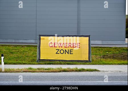 Transparente „Gewerbezone“ im Bezirk Vöcklabruck (Oberösterreich) Stockfoto