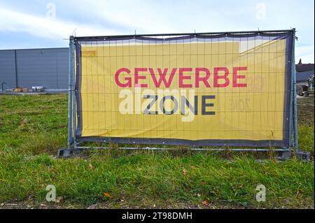 Transparente „Gewerbezone“ im Bezirk Vöcklabruck (Oberösterreich) Stockfoto