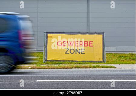 Transparente „Gewerbezone“ im Bezirk Vöcklabruck (Oberösterreich) Stockfoto