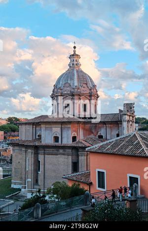 Rom, Italien - 2. November 2023: Kirche Santi Luca e Martina im Forum Romanum bei Sonnenuntergang Stockfoto