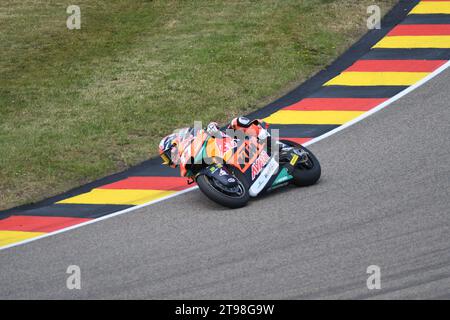 Moto2-Fahrer Pedro Acosta auf dem Sachsenring Deutschland 2023 Stockfoto