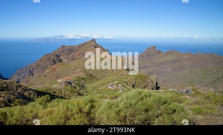Landschaft des Teno-Massivs auf Teneriffa, eine von drei vulkanischen Formationen, die zur Insel führten. Kanarischen Inseln. Spanien Stockfoto