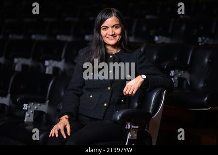 London, Großbritannien. 23. November 2023. Die Autorin Chetna Maroo wurde während eines Fotoaufrufs für die Autoren des Booker Prize 2023 im South Bank Centre in London gezeigt. Das Foto sollte lauten: Matt Crossick/Empics/Alamy Live News Stockfoto