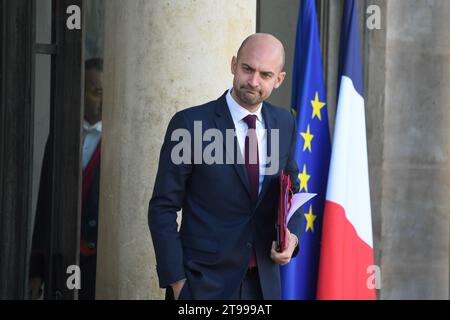 Frankreich. November 2023. Französischer Minister geht nach der wöchentlichen Kabinettssitzung im Schloss Elysee. Paris, FRANKREICH (Foto: Lionel Urman/SIPA USA) Credit: SIPA USA/Alamy Live News Stockfoto