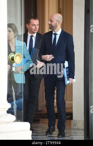 Frankreich. November 2023. Der französische Minister Stanislas Guerini geht nach der wöchentlichen Kabinettssitzung im Schloss Elysee. Paris, FRANKREICH (Foto: Lionel Urman/SIPA USA) Credit: SIPA USA/Alamy Live News Stockfoto