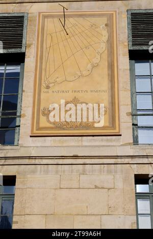 Detail des Gebäudes des Institute de France am 23 Quai de Conti in Paris, Frankreich Stockfoto