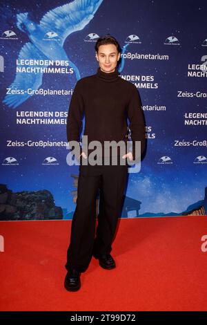 Weltpremiere - Legenden des Nachthimmels Candy Crash bei der Weltpremiere Legenden des Nachthimmels im Zeiss-Grossplanetarium am 23.11.2023 in Berlin. *** Weltpremiere Legends of the Night Sky Candy Crash bei der Weltpremiere Legends of the Night Sky im Zeiss Grossplanetarium am 23 11 2023 in Berlin Copyright: XEventpressxKochanx Credit: Imago/Alamy Live News Stockfoto