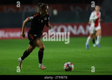 Rom, Italien. November 2023. Rom, Italien 23.11.2023: Benedetta Glionna (Roma) im Einsatz während der UEFA Women's Champions League 2023–2024, Gruppenspiel C ALS ROMA gegen AJAX in Tre Fontane in Rom. Quelle: Unabhängige Fotoagentur/Alamy Live News Stockfoto