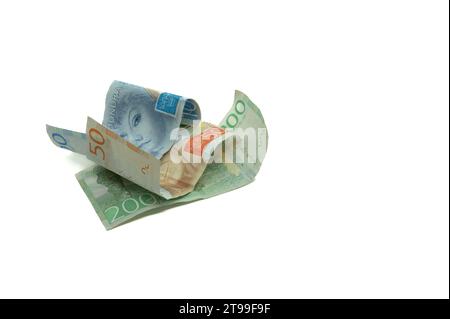 Drei schwedische Banknoten isoliert auf weiß, Dänemark, 23. November 2023 Stockfoto