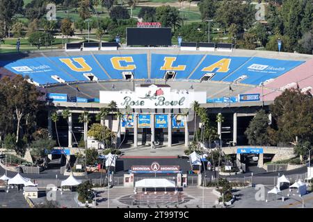 Eine allgemeine Gesamtansicht des Rose Bowl Stadions, Donnerstag, 23. November 2023, in Pasadena, Kalif. Stockfoto