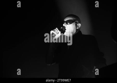 Fotos von Andrew Eldritch von Sisters of Mercy, die am 23. November 2023 in Barrowland Glasgow auftraten Stockfoto