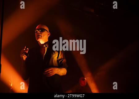 Fotos von Andrew Eldritch von Sisters of Mercy, die am 23. November 2023 in Barrowland Glasgow auftraten Stockfoto