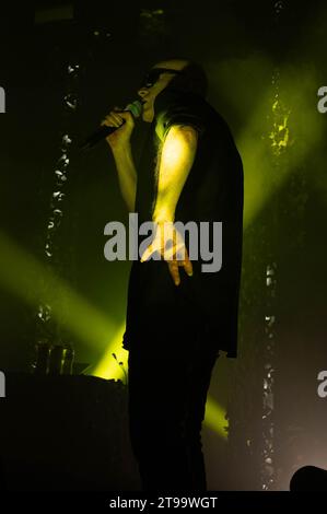 Fotos von Andrew Eldritch von Sisters of Mercy, die am 23. November 2023 in Barrowland Glasgow auftraten Stockfoto