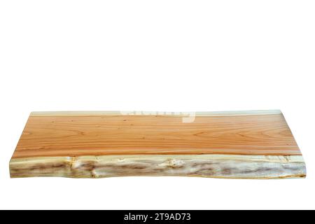 Lebendige Kante Holzbrett mit schöner Körnung und Knoten isoliert auf weißem Hintergrund. Perspektivische Ansicht Stockfoto