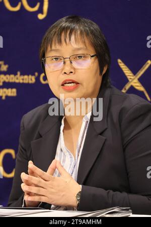 Tokio, Japan. November 2023. Zin Mar Aung, der Außenminister der Regierung der Nationalen Einheit (NUG) Myanmars, spricht am Freitag, den 24. November 2023, im japanischen Außenkorrespondenten-Club in Tokio. Sie ist jetzt in Tokio, um sich mit japanischen Regierungsbeamten auszutauschen. (Foto: Yoshio Tsunoda/AFLO) Stockfoto