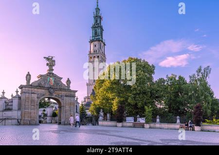 Czestochowa, Polen – 19. Juli 2023: Kloster und Kirche Jasna Gora. Polnisch-katholische Wallfahrtsstätte mit Schwarzer Madonna in Tschenstochau in Polen. Stockfoto