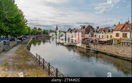 Eindruck rund um den Quai Belu am Ufer der Somme in Amiens, einer Stadt und Gemeinde in Nordfrankreich. Es ist die Hauptstadt des Departements Somme in t Stockfoto