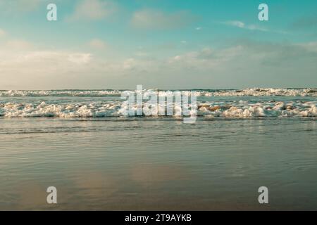 Malerischer Blick auf Shela Beach bei Sonnenaufgang in Lamu Isand, Kenia Stockfoto