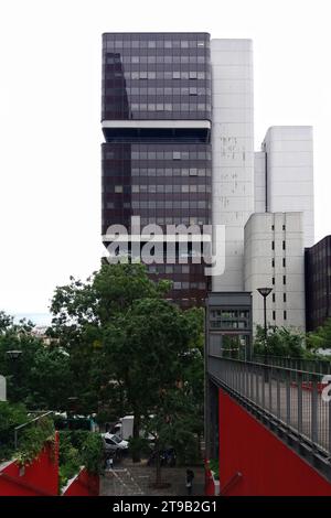 Paris, Frankreich - 5. September 2017: Das Centre Pierre-Mendès-France ist ein nebengebäude der Université Paris-1 Panthéon-Sorbonne in einem Hochhaus Stockfoto