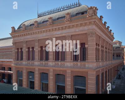 La Estación de Atocha. según Wikipedia es un conglomerado ferroviario situado en las cercanías de la plaza del Emperador Carlos V, en Madrid (España) Stockfoto