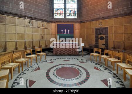 Chapter House, eine Circular Memorial Chapel, die in Erinnerung an die während des Ersten Weltkriegs getöteten Freimaurer in der anglikanischen Liverpool Cathedral erbaut wurde Stockfoto