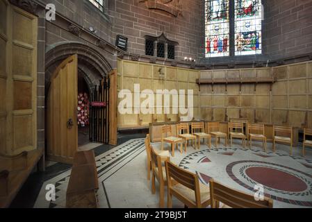 Chapter House, eine Circular Memorial Chapel, die in Erinnerung an die während des Ersten Weltkriegs getöteten Freimaurer in der anglikanischen Liverpool Cathedral erbaut wurde Stockfoto