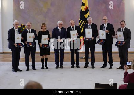 Winfried Kretschmann, Ministerpräsident des Landes Baden-Württemberg B 90/die Grünen, reiner Haseloff, Ministerpräsident des Landes Sachsen-Anhalt CDU, Malu Dreyer, Ministerpräsidentin des Landes Rheinland-Pfalz SPD, Frank-Walter Steinmeier, Bundespräsident, Stephan-Peter weil, Ministerpräsident des Landes Niedersachsen SPD, Gastgeber Seehofer, Ministerpräsident Dayerns A.D. und Minister a.D., Dr. Dietmar Woidke, Ministerpräsident des Brandenburg SPD, Ministerpräsident des Landes, Landes Landes, Landes, Landes, Landes Landes Landes Landes, Landes Landes Landes Landes, Landes Landes Landes Landes Landes, Landes Landes, Landes SPD Bodo Ramelow Ministerpräsident des Freistaats Thüringen die linke, Deutschland, Berlin, Schloss Bellevue, Ansprache von BPR Steinmeier bei de Stockfoto
