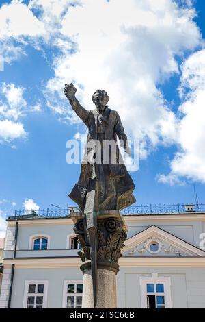 Krakau, Polen - 18. Juli 2023: Statue von Piotr Skarga polnischer Jesuitenprediger und Hauptfigur der Gegenreformation im polnischen litauischen Commonwealth in Krakau Malopolska Stockfoto