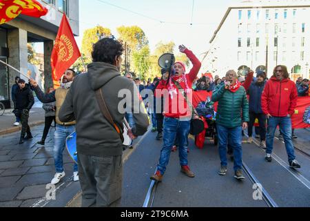 Torino, Turin, Italien, 24. November 2023, CGIL UIL gewerkschaftsdemonstration 24. November 2023 in Turin während der „ADESSO BASTA“ Sciopero generale CGIL UIL – 24. November 2023 – Reportage Stockfoto