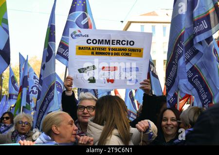 Torino, Turin, Italien, 24. November 2023, CGIL UIL gewerkschaftsdemonstration 24. November 2023 in Turin während der „ADESSO BASTA“ Sciopero generale CGIL UIL – 24. November 2023 – Reportage Stockfoto