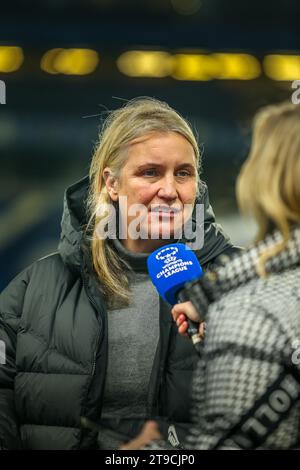 23.11.2023 Chelsea gegen Paris FC UEFA Champions Women’s League, Stamford Bridge – Emma Hayes hat vor dem Spiel ein Interview Stockfoto