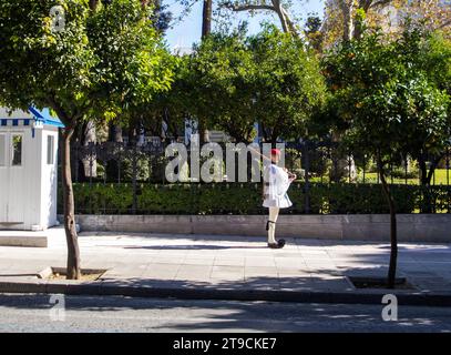 Eine griechische Präsidentenwache vor dem Präsidentenpalast in Athen, Griechenland Stockfoto