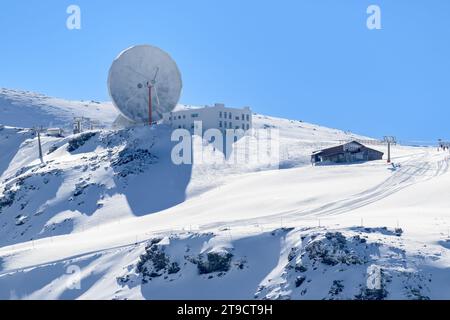 Radar, Observatorium des Skigebietes sierra nevada, granada, andalusien, spanien, Stockfoto