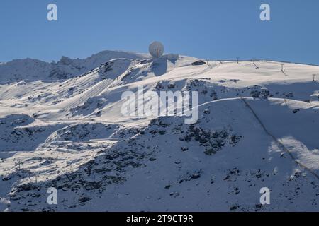 Radar, Observatorium des Skigebietes sierra nevada, granada, andalusien, spanien, Stockfoto