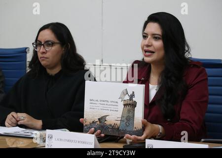 Mexiko-Stadt, Mexiko. November 2023. Laura Lizette EnrÃ-quez RodrÃ-guez, Bürgerbeauftragte von INFO CDMX, stellte am 23. November im Lucio Mendieta Saal der Fakultät für Politik und Sozialwissenschaften (FCPyS) der UNAM das Buch "Schlachten, Niederlagen, Siege, Chroniken und Spuren der Eroberung des Rechts auf Zugang zu Informationen 2002-2022" vor. 2023 in Mexiko-Stadt, Mexiko. (Kreditbild: © José Luis Torales/OKULARIS via ZUMA Press Wire) NUR REDAKTIONELLE VERWENDUNG! Nicht für kommerzielle ZWECKE! Stockfoto