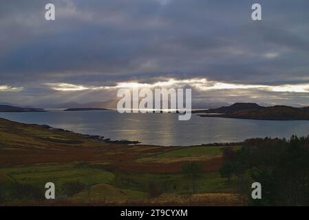 Lichter über Altandhu und den Summer Isles, Ross und Cromarty, Nordwestküste Schottlands Stockfoto