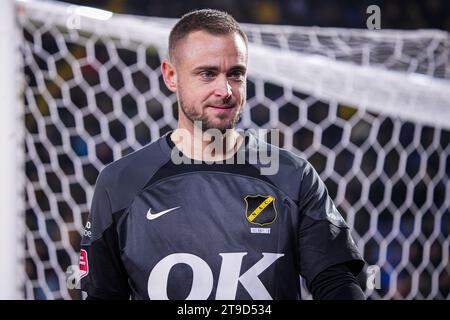 Breda, Niederlande. November 2023. BREDA, NIEDERLANDE - 24. NOVEMBER: Torhüter Roy Kortsmit vom NAC Breda trifft am 24. November 2023 im Rat Verlegh Stadion in Breda, Niederlande beim niederländischen Keuken Kampioen Divisie Spiel zwischen NAC Breda und FC den Bosch auf. (Foto von Gabriel Calvino Alonso/Orange Pictures) Credit: Orange Pics BV/Alamy Live News Stockfoto