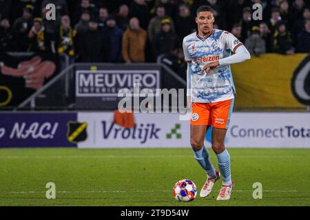 Breda, Niederlande. November 2023. BREDA, NIEDERLANDE - 24. NOVEMBER: Ricardo Henning vom FC den Bosch tritt beim niederländischen Keuken Kampioen Divisie Spiel zwischen NAC Breda und FC den Bosch am 24. November 2023 im Rat Verlegh Stadion in Breda auf. (Foto von Gabriel Calvino Alonso/Orange Pictures) Credit: Orange Pics BV/Alamy Live News Stockfoto