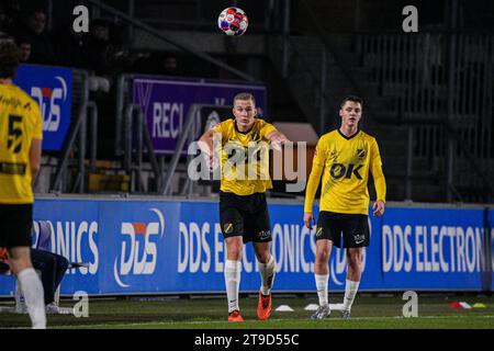 Breda, Niederlande. November 2023. BREDA, NIEDERLANDE - 24. NOVEMBER: Boy Kemper vom NAC Breda wirft den Ball während des niederländischen Keuken Kampioen Divisie Spiels zwischen NAC Breda und FC den Bosch im Rat Verlegh Stadion am 24. November 2023 in Breda, Niederlande. (Foto von Gabriel Calvino Alonso/Orange Pictures) Credit: Orange Pics BV/Alamy Live News Stockfoto