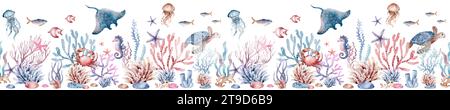 Meerestiere nahtlose Grenze. Handgezeichnete Aquarellillustration von Unterwasserwelten-Ornamenten auf isoliertem Hintergrund. Seekorallen und Muscheln für Banner. Stockfoto