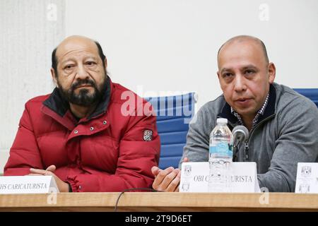 Schlachten, Niederlagen, Siege, Chroniken und Spuren der Eroberung Bucheinführung 23. November 2023, Mexico City, Mexiko: der Karikaturist Kemchs und der Karikaturist Obi nahmen an der Präsentation der Buchschlachten, Niederlagen, Siege, Chroniken und Spuren der Eroberung des Rechts auf Zugang zu Informationen 2002–2022 im Lucio Mendieta-Raum der Fakultät für Politik- und Sozialwissenschaften FCPyS der UNAM Teil. Mexiko-Stadt Mexiko Copyright: XJosexLuisxToralesxxxEyepixGroupx Credit: Imago/Alamy Live News Stockfoto