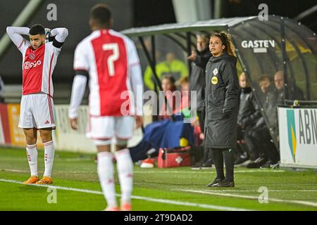 Amsterdam, Niederlande. November 2023. AMSTERDAM, NIEDERLANDE - 24. NOVEMBER: Shona Shukrula hat am 24. November 2023 im Sportpark de toekomst in Amsterdam das vierte offizielle Spiel der niederländischen Keuken Kampioen Divisie zwischen Jong Ajax und TOP Oss angeschaut. (Foto von Jan Mulder/Orange Pictures) Credit: Orange Pics BV/Alamy Live News Stockfoto