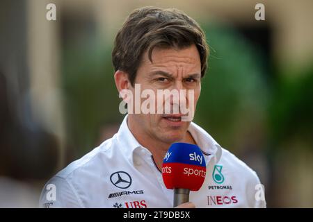 ABU DHABI, VAE. NOVEMBER 2023. TOTO WOLFF (MERCEDES). AHMAD ALSHEHAB/Alamy Live News Stockfoto