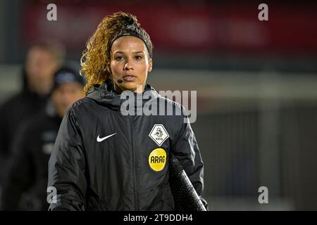 Amsterdam, Niederlande. November 2023. AMSTERDAM, NIEDERLANDE - 24. NOVEMBER: Shona Shukrula hat am 24. November 2023 im Sportpark de toekomst in Amsterdam, Niederlande, das Spiel der niederländischen Keuken Kampioen Divisie zwischen Jong Ajax und TOP Oss angeschaut. (Foto von Jan Mulder/Orange Pictures) Credit: Orange Pics BV/Alamy Live News Stockfoto